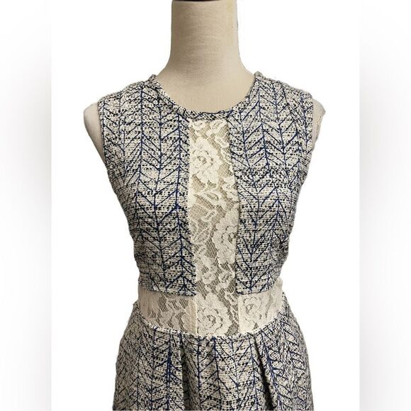 Sea New York Tweed Fit & Flare Dress w/White Floral Lace Cut Outs & Pockets (4) - Picture 13 of 16